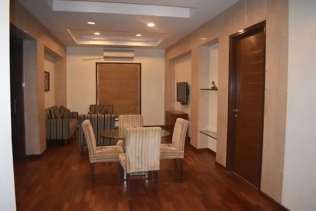 Deluxe Tek Büyük veya İki Ayrı Yataklı Oda, 1 Yatak Odası, Engellilere Uygun, Bahçe Manzaralı