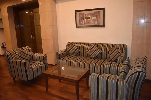 Deluxe Tek Büyük veya İki Ayrı Yataklı Oda, 1 Yatak Odası, Engellilere Uygun, Bahçe Manzaralı