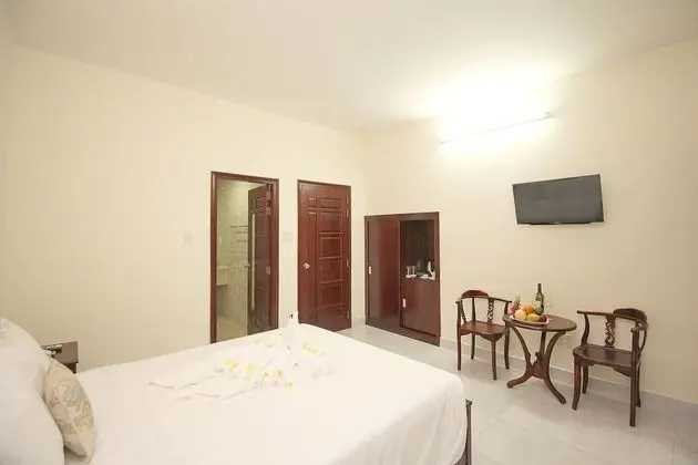 Deluxe Tek Büyük Yataklı Oda, Havuz Manzaralı