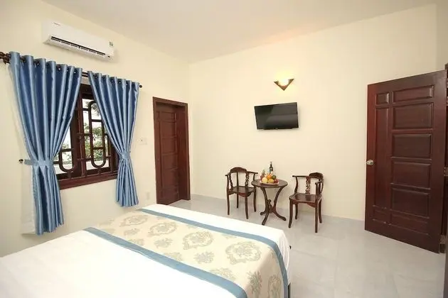 Deluxe Tek Büyük Yataklı Oda, Havuz Manzaralı