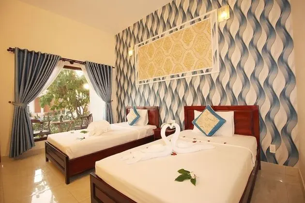 Deluxe Tek Büyük Yataklı Oda, Havuz Manzaralı