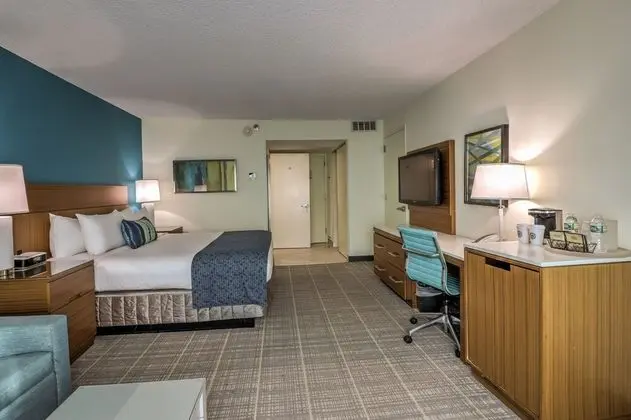 Standard Room, 1 King Bed, Coastline View