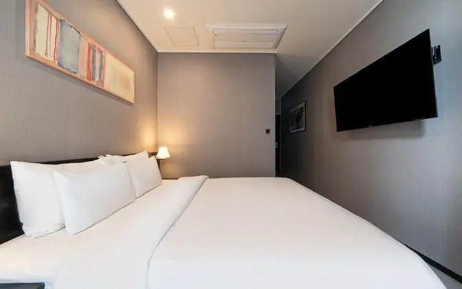 Oda (Side Sea View Room (Netflix))