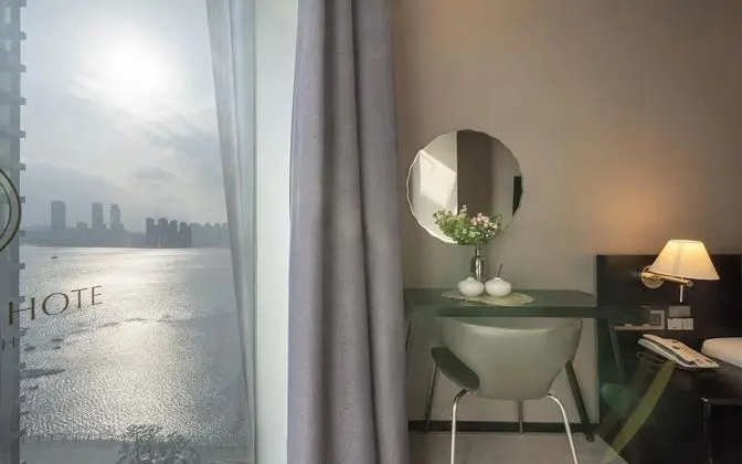 Oda (Side Sea View Room (Netflix))