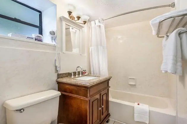 Comfort Room 1 King & 1 Queen Bed, Non Smoking