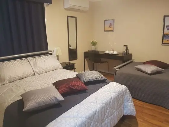 Tek Büyük veya İki Ayrı Yataklı Oda, 1 Yatak Odası, Ortak Banyo