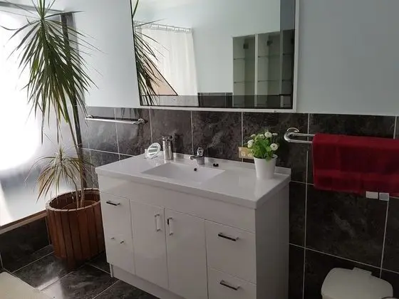Tek Büyük veya İki Ayrı Yataklı Oda, 1 Yatak Odası, Ortak Banyo
