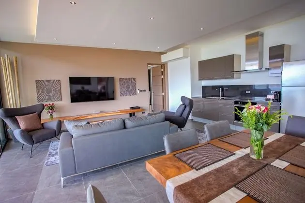 Panoramic Apart Daire, Deniz Manzaralı