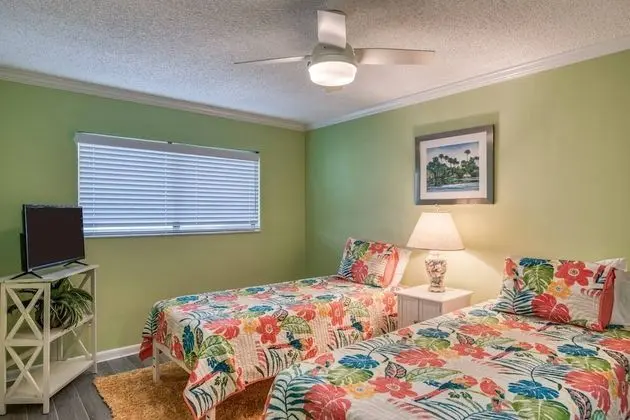 Daire (Ocean Villas #83)