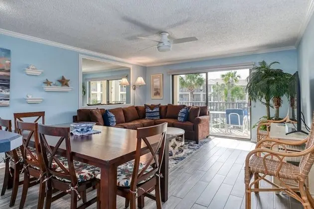 Daire (Ocean Villas #83)