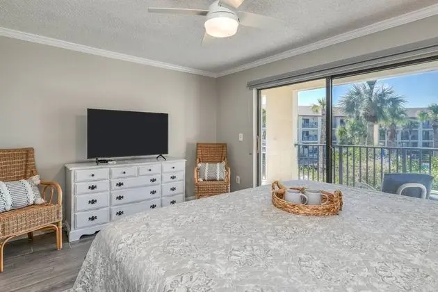 Daire (Ocean Villas #83)