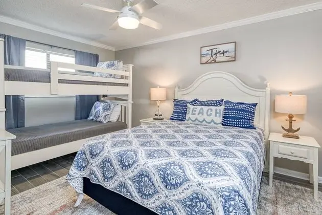 Daire (Ocean Villas #83)