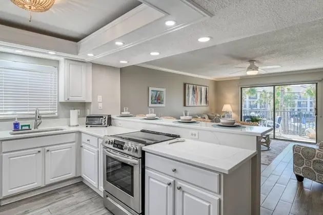 Daire (Ocean Villas #83)