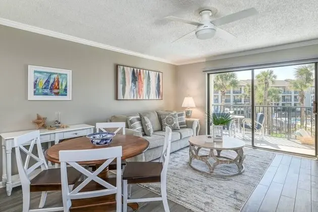 Daire (Ocean Villas #83)