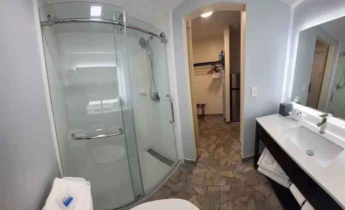 Grand Oda, 1 En Büyük (King) Boy Yatak, Balkon, Okyanus Manzaralı