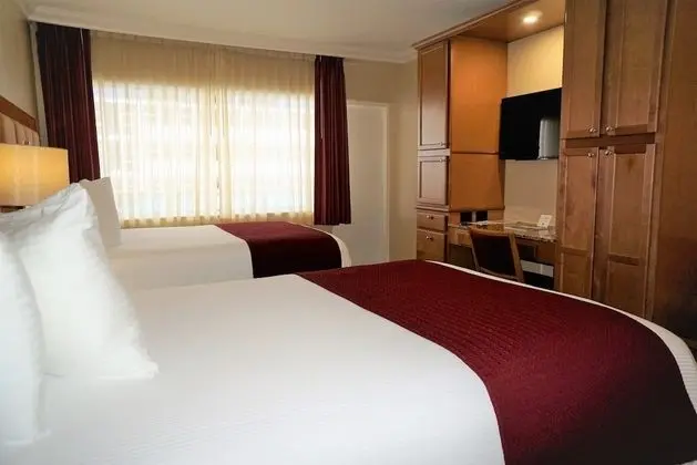 Deluxe Oda, 2 Çift Kişilik Yatak, Kısmi Deniz Manzarası