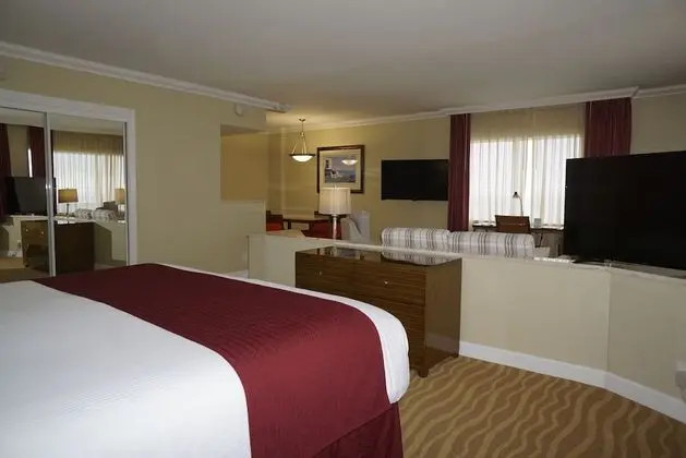 Suite, 1 Bedroom, Oceanfront, 1 King Bed