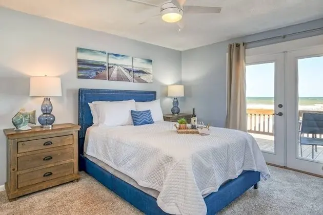Ev (Ocean Spray Beach House)