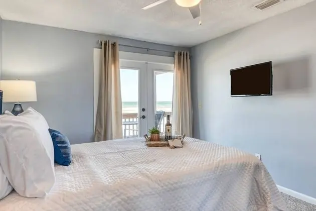 Ev (Ocean Spray Beach House)