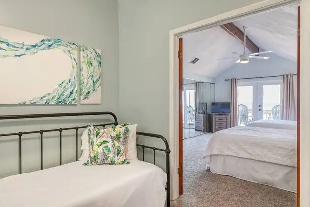 Ev (Ocean Spray Beach House)