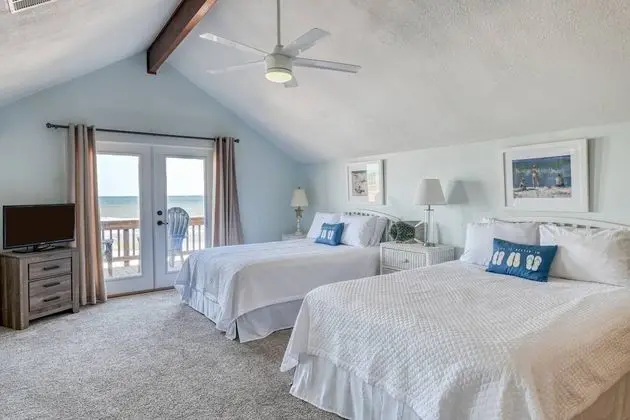 Ev (Ocean Spray Beach House)
