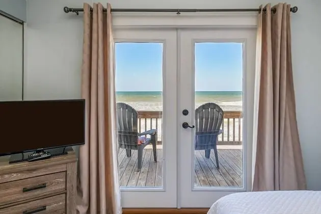 Ev (Ocean Spray Beach House)