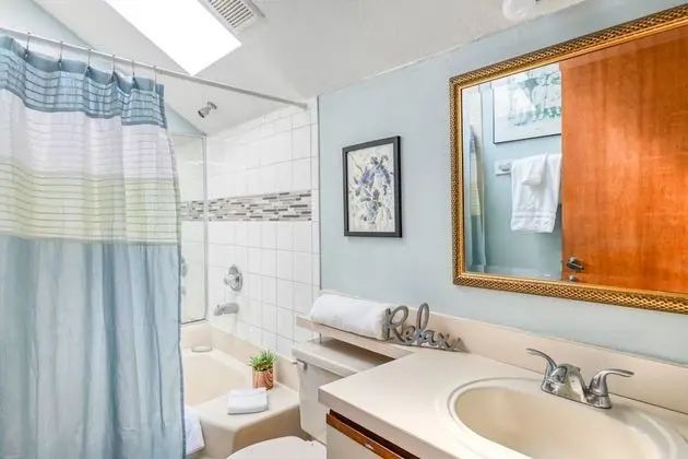 Ev (Ocean Spray Beach House)