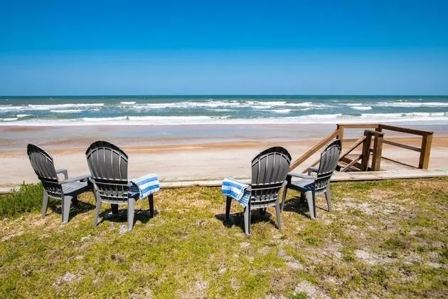 Ev (Ocean Spray Beach House)