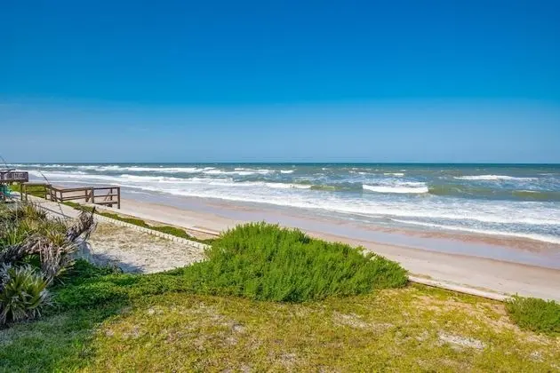 Ev (Ocean Spray Beach House)