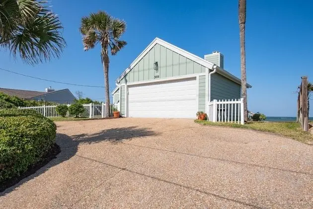 Ev (Ocean Spray Beach House)