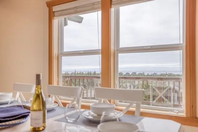 Ev, Birden Çok Yatak (Ocean View Beach House)