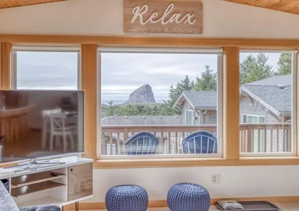 Ev, Birden Çok Yatak (Ocean View Beach House)