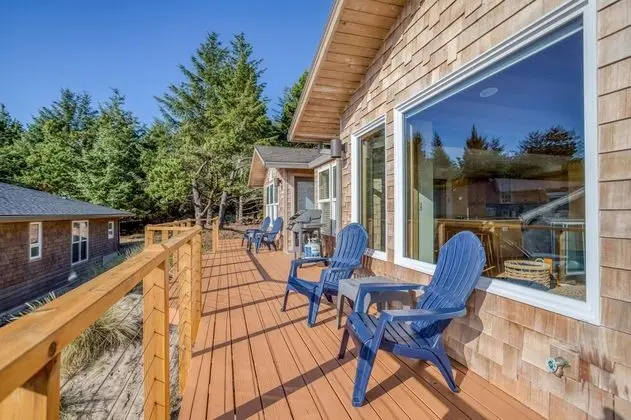 Ev, Birden Çok Yatak (Ocean View Beach House)