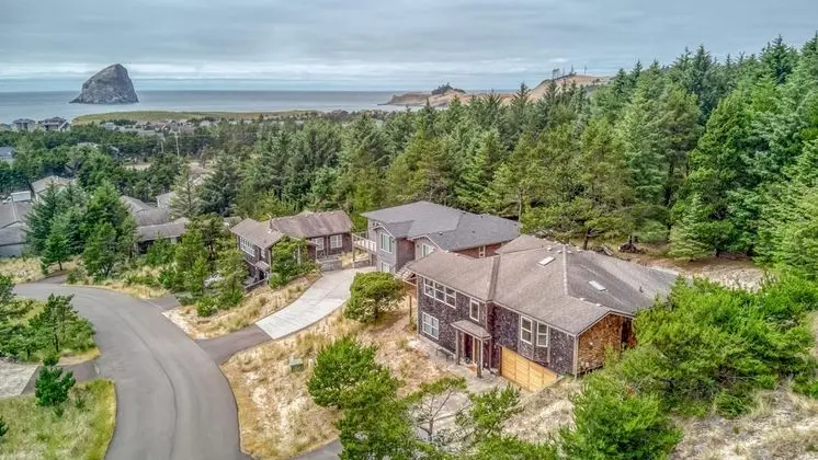 Ev, Birden Çok Yatak (Ocean View Beach House)