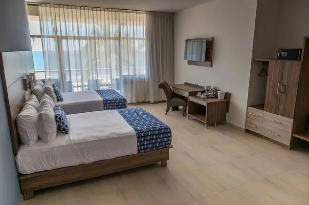 Standard Tek Büyük Yataklı Oda, 2 Çift Kişilik Yatak, Deniz Manzaralı