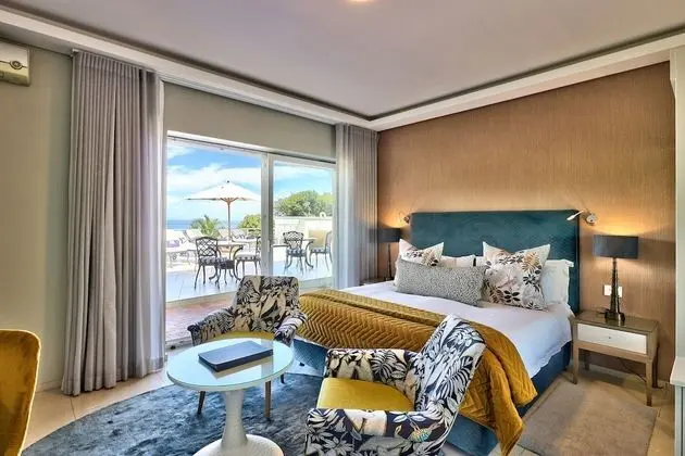 Traveller Room : Pool Deck