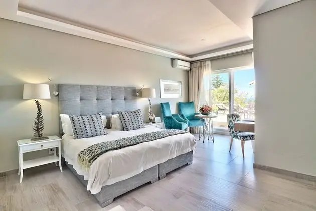 Traveller Room : Pool Deck