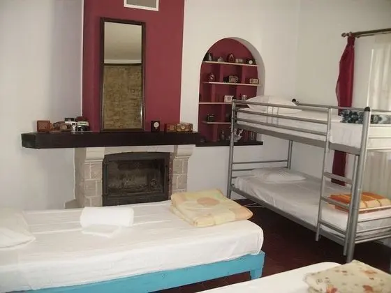 Ortak Ranzalı Oda (6 people)