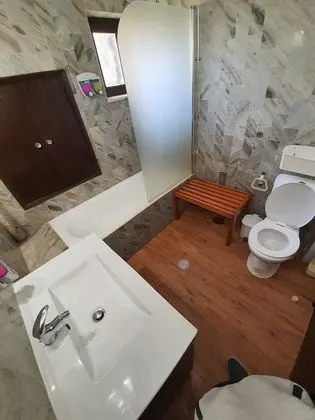 Ortak Ranzalı Oda (6 people)