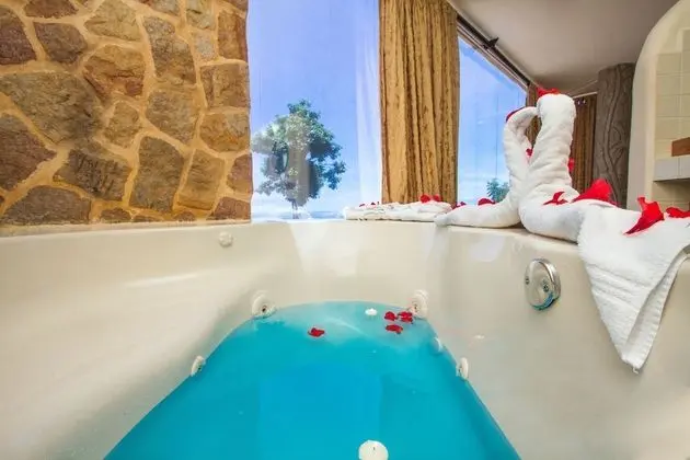 Romantic Süit, Jakuzi, Okyanus Manzaralı