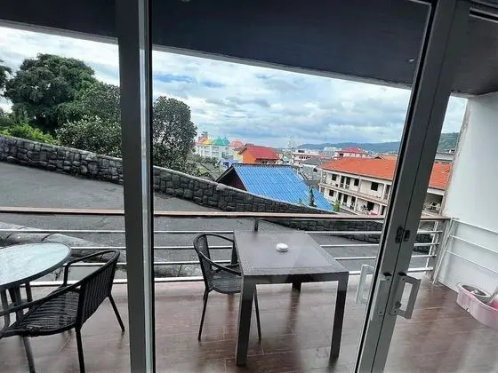 Standard Stüdyo, 1 En Büyük (King) Boy Yatak