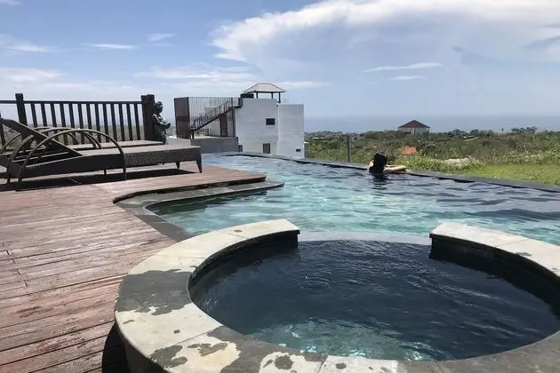 Villa, 2 Yatak Odası, Havuz Manzaralı