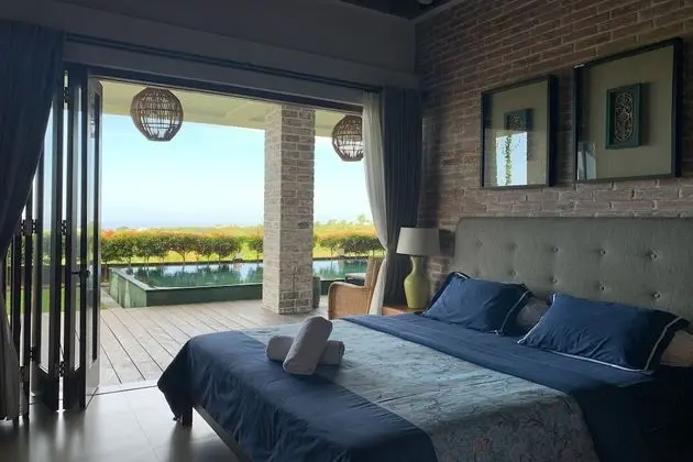 Villa, 6 Yatak Odası, Havuz Manzaralı