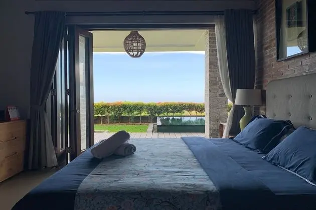 Villa, 6 Yatak Odası, Havuz Manzaralı
