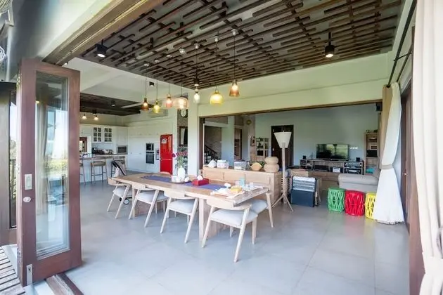 Villa, 6 Yatak Odası, Havuz Manzaralı