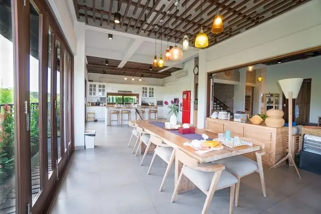 Villa, 6 Yatak Odası, Havuz Manzaralı