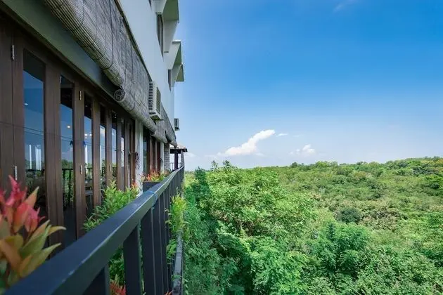 Villa, 6 Yatak Odası, Havuz Manzaralı