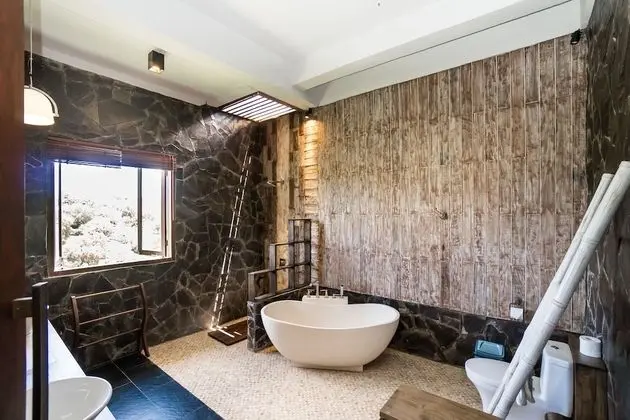 Villa, 6 Yatak Odası, Havuz Manzaralı