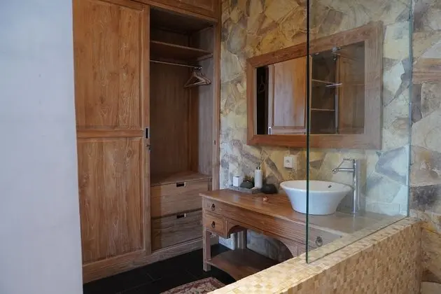 Villa, 6 Yatak Odası, Havuz Manzaralı