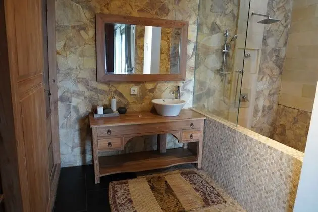 Villa, 6 Yatak Odası, Havuz Manzaralı